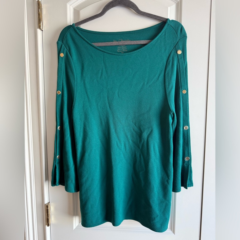 Fun Chico’s size 1/Medium Teal Button-Sleeve Top, perfect for spring & summer!